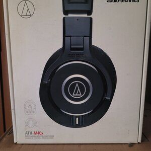 Audio-Technica ATH-M50x Professional Studio Monitor Headphones